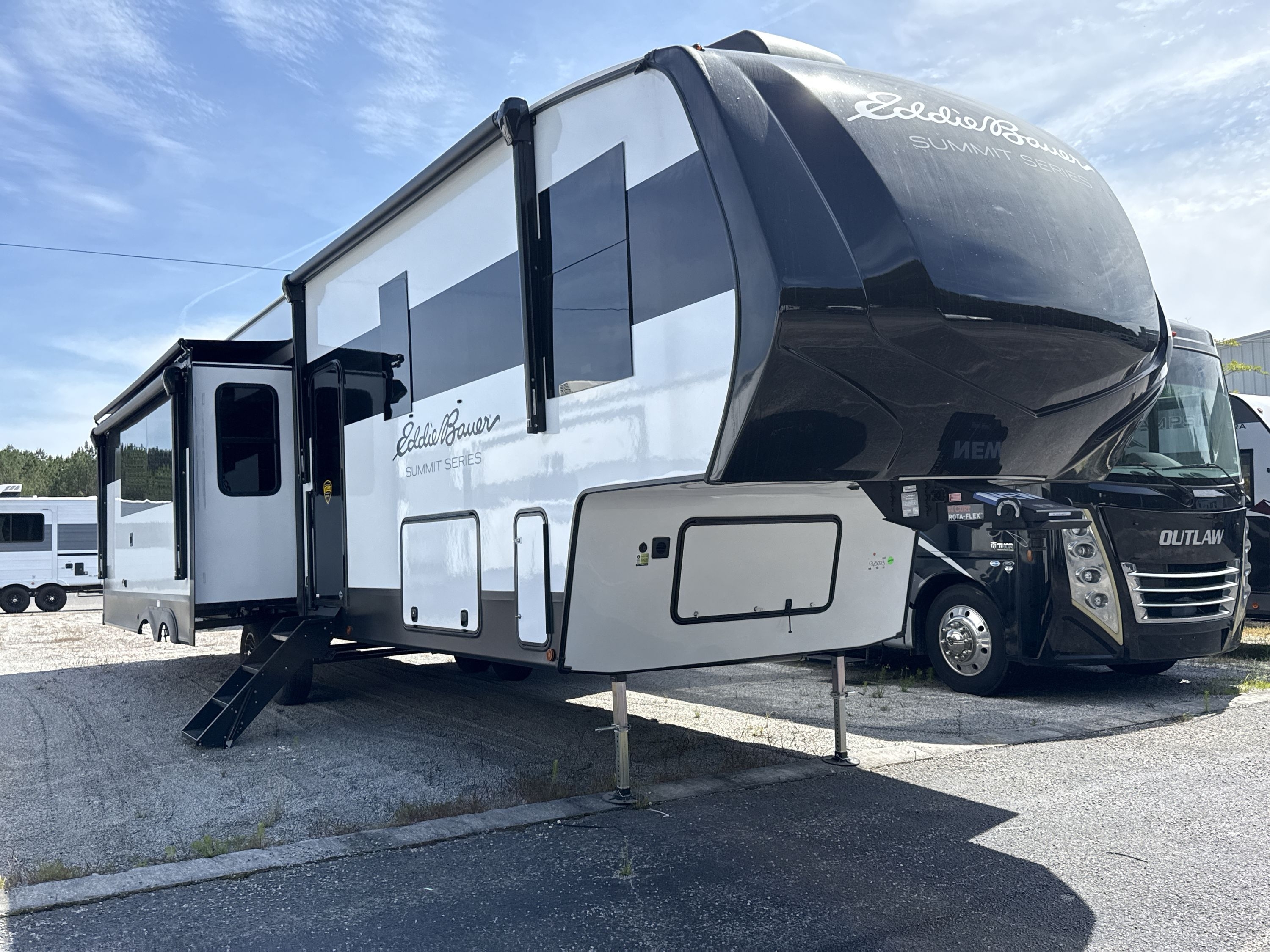 2027 Dutchmen EDDIE BAUER SUMMIT 3511RK in ridgeland SC