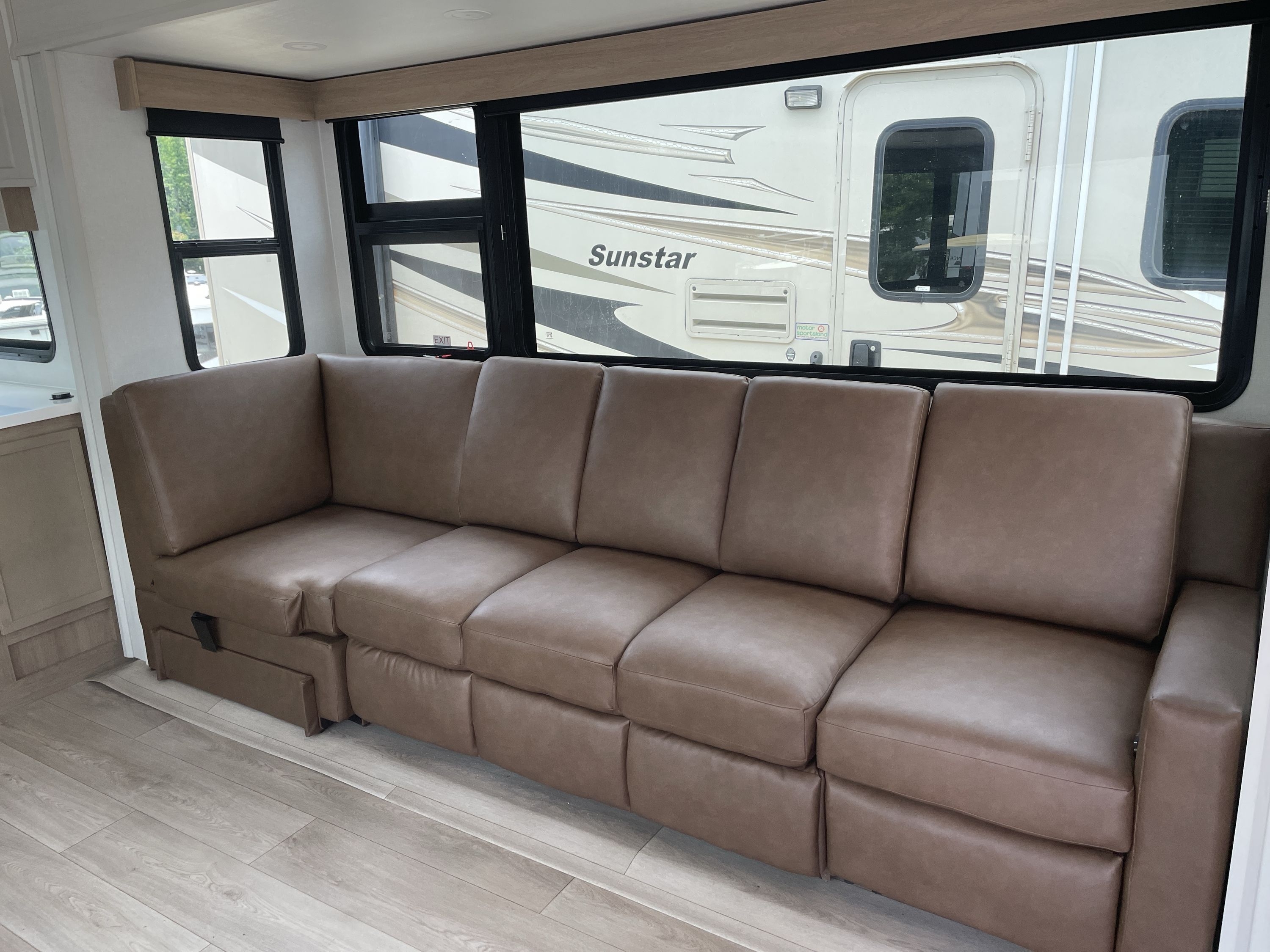 2027 Dutchmen EDDIE BAUER SUMMIT 3511RK in buford GA
