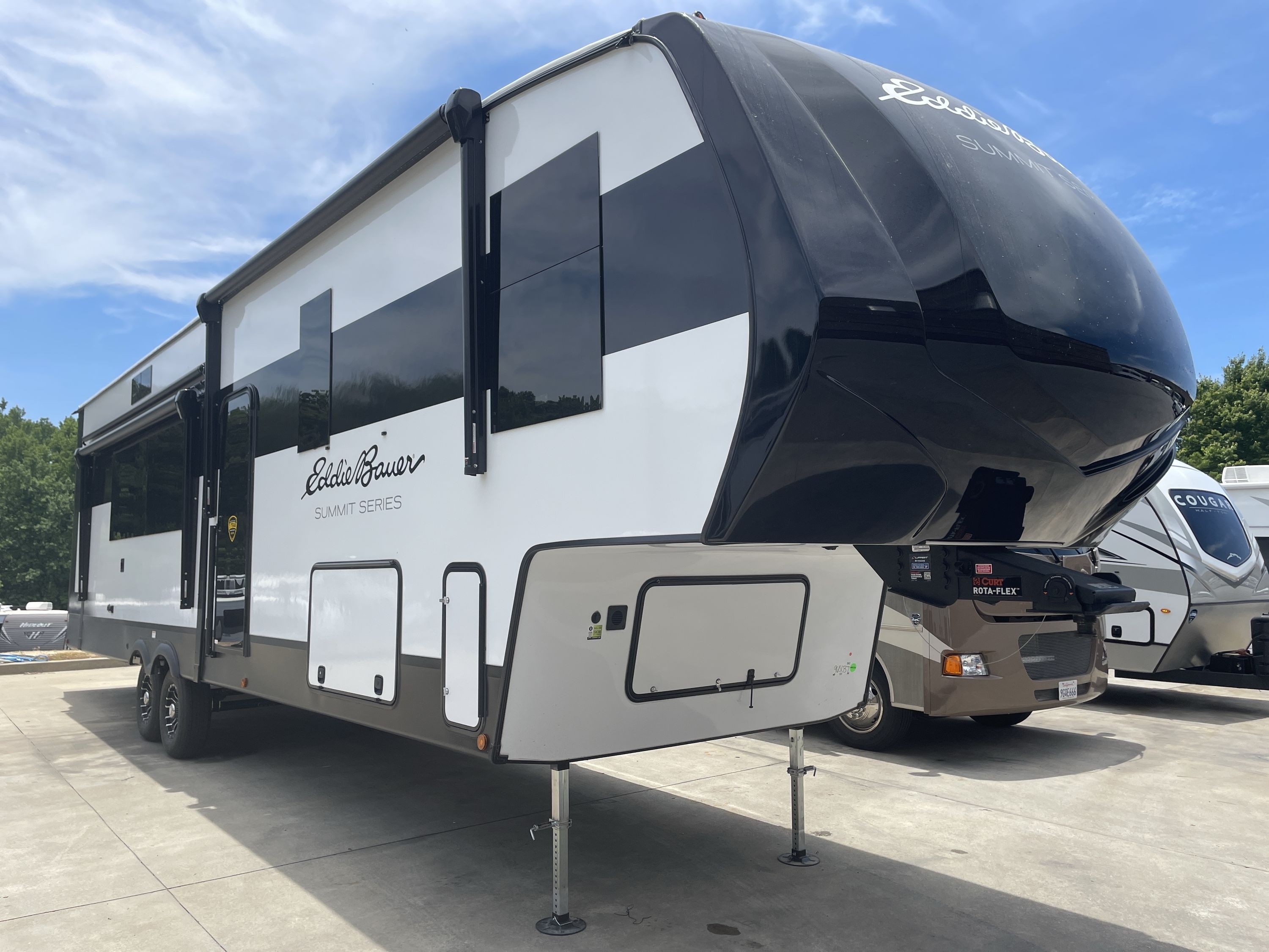 2027 Dutchmen EDDIE BAUER SUMMIT 3511RK in buford GA