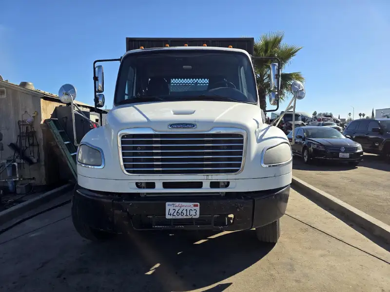 2014 FREIGHTLINER BUSINESS CLASS M2 106