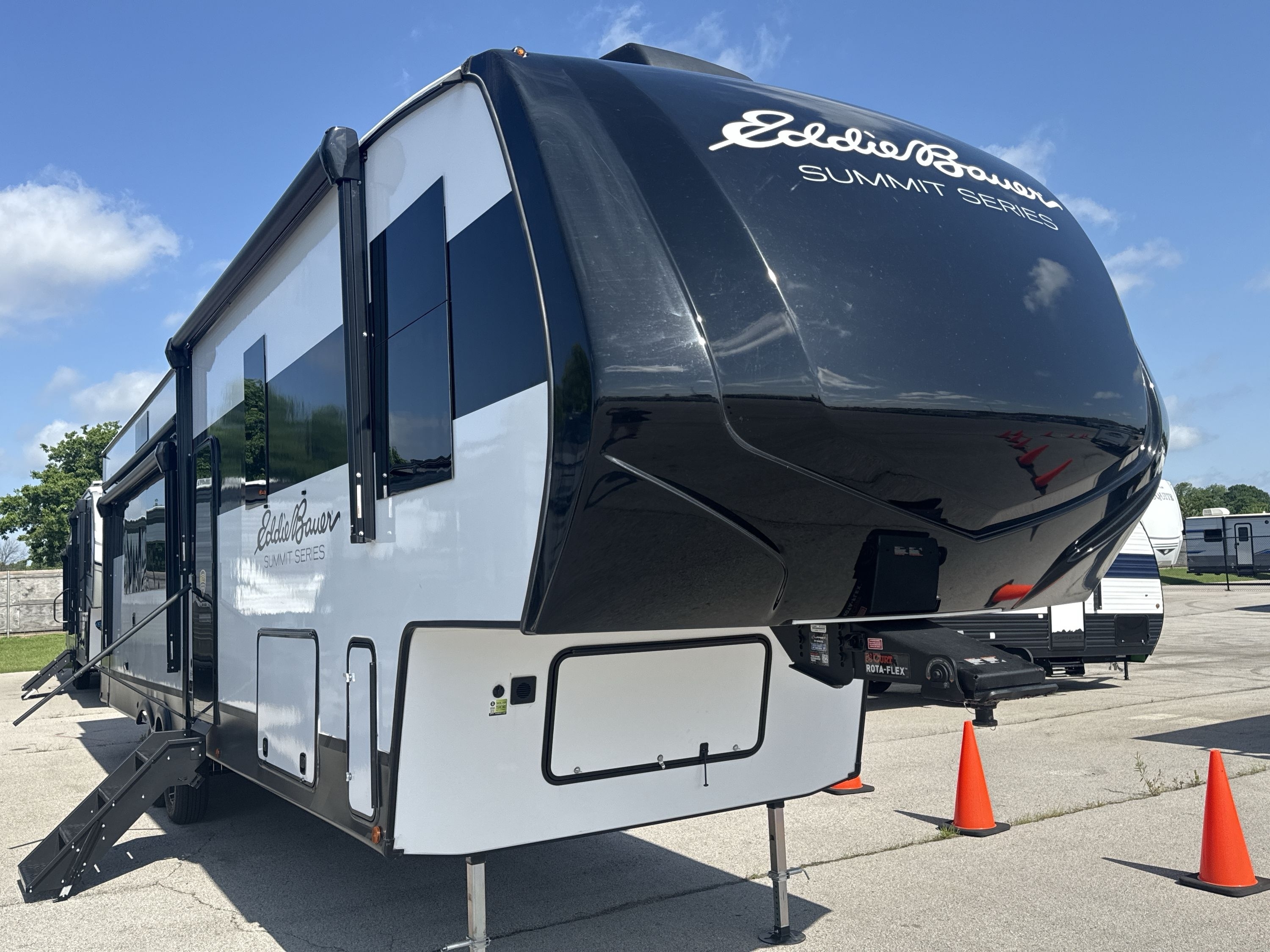 2027 Dutchmen EDDIE BAUER SUMMIT 3511RK in tulsa OK