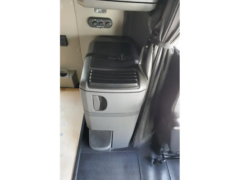 2019 INTERNATIONAL LT