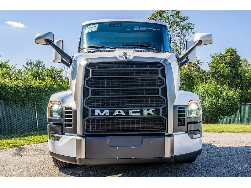 2026 MACK PINNACLE