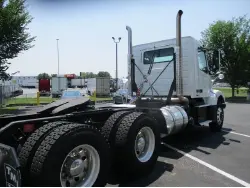 2018 VOLVO VHD64FT300