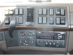 2018 VOLVO VHD64FT300