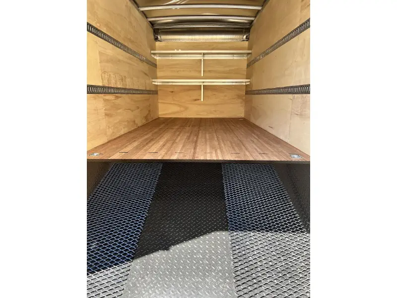 2026 ISUZU NPR HD