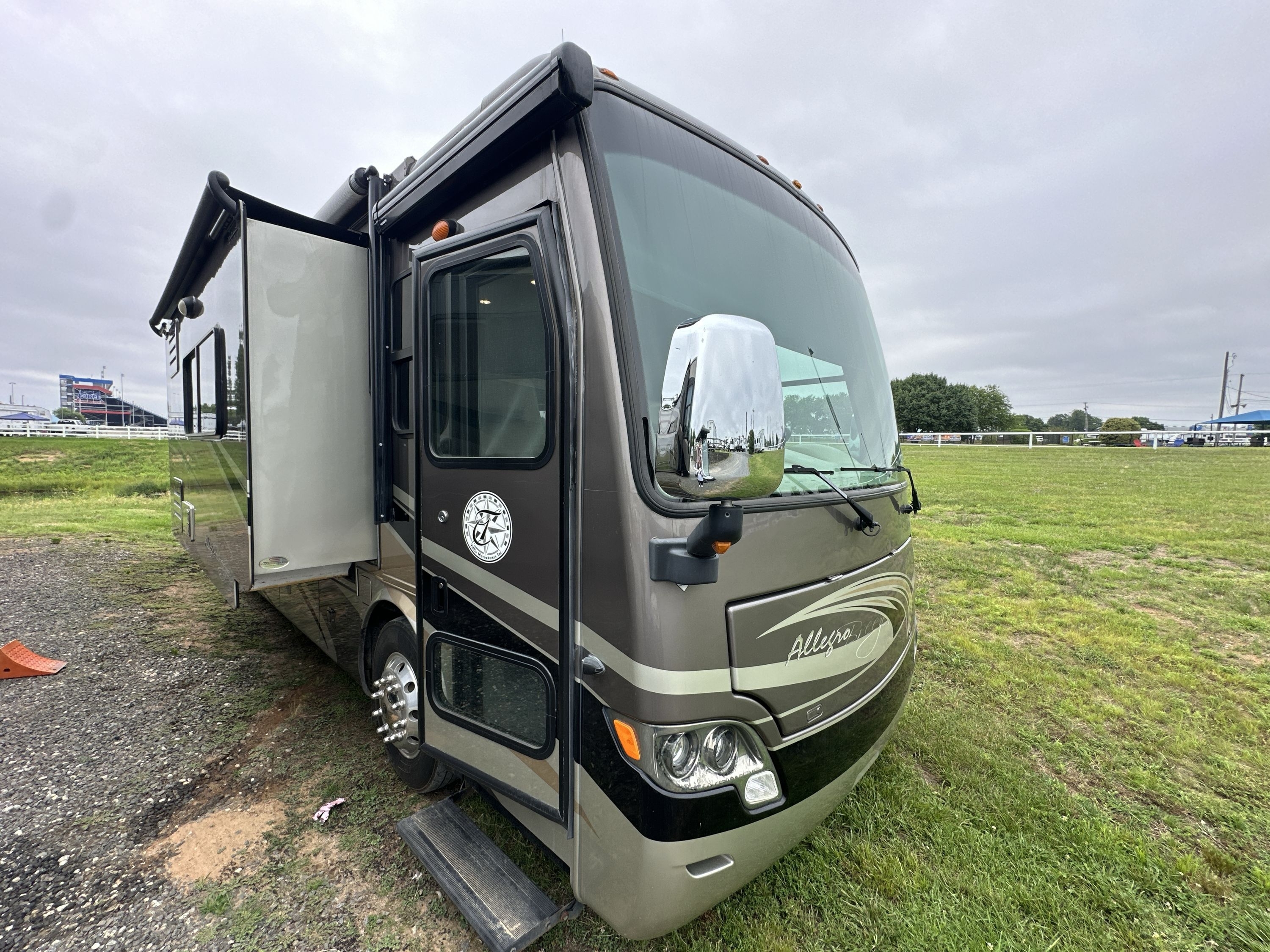 2013 Tiffin ALLEGRO BREEZE 32BR in concord NC
