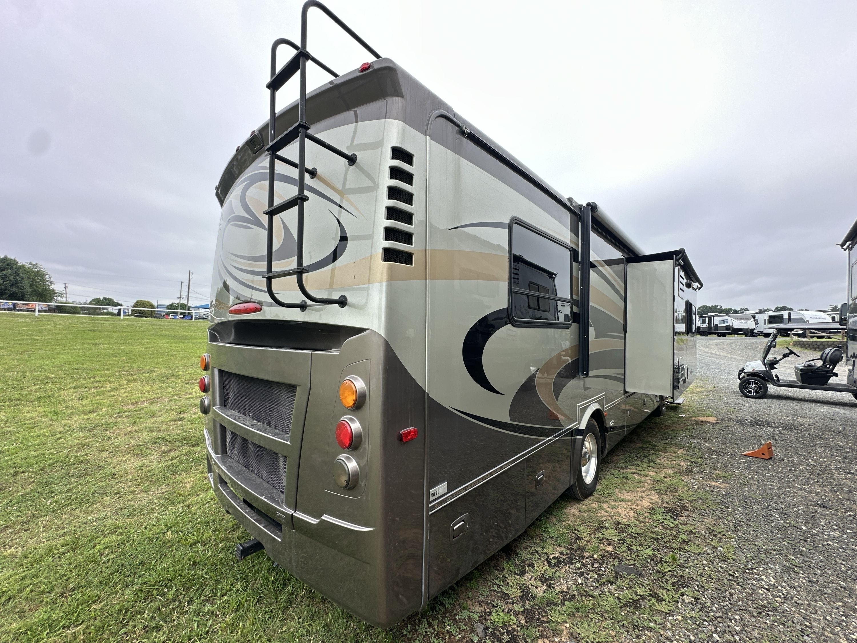 2013 Tiffin ALLEGRO BREEZE 32BR in concord NC