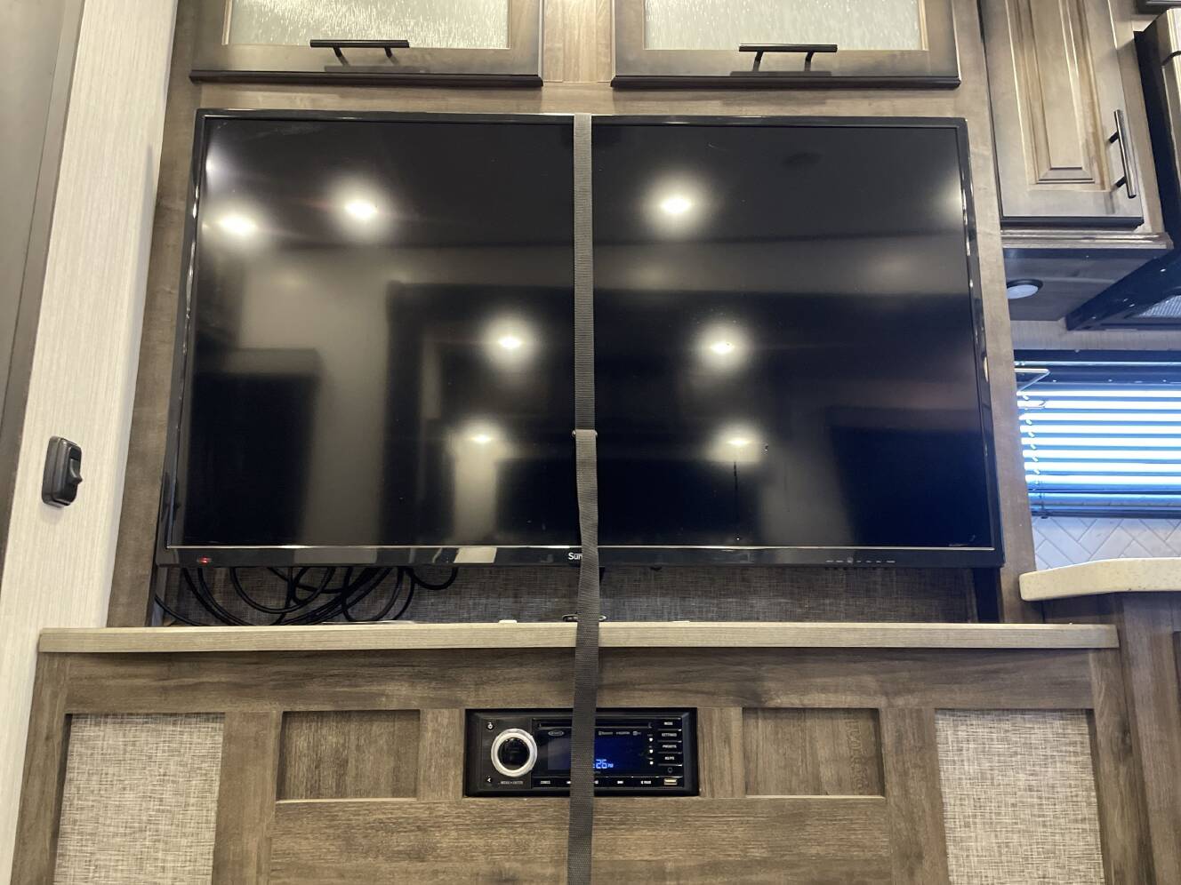 A photo of this 2021 Heartland ELKRIDGE 37BAR