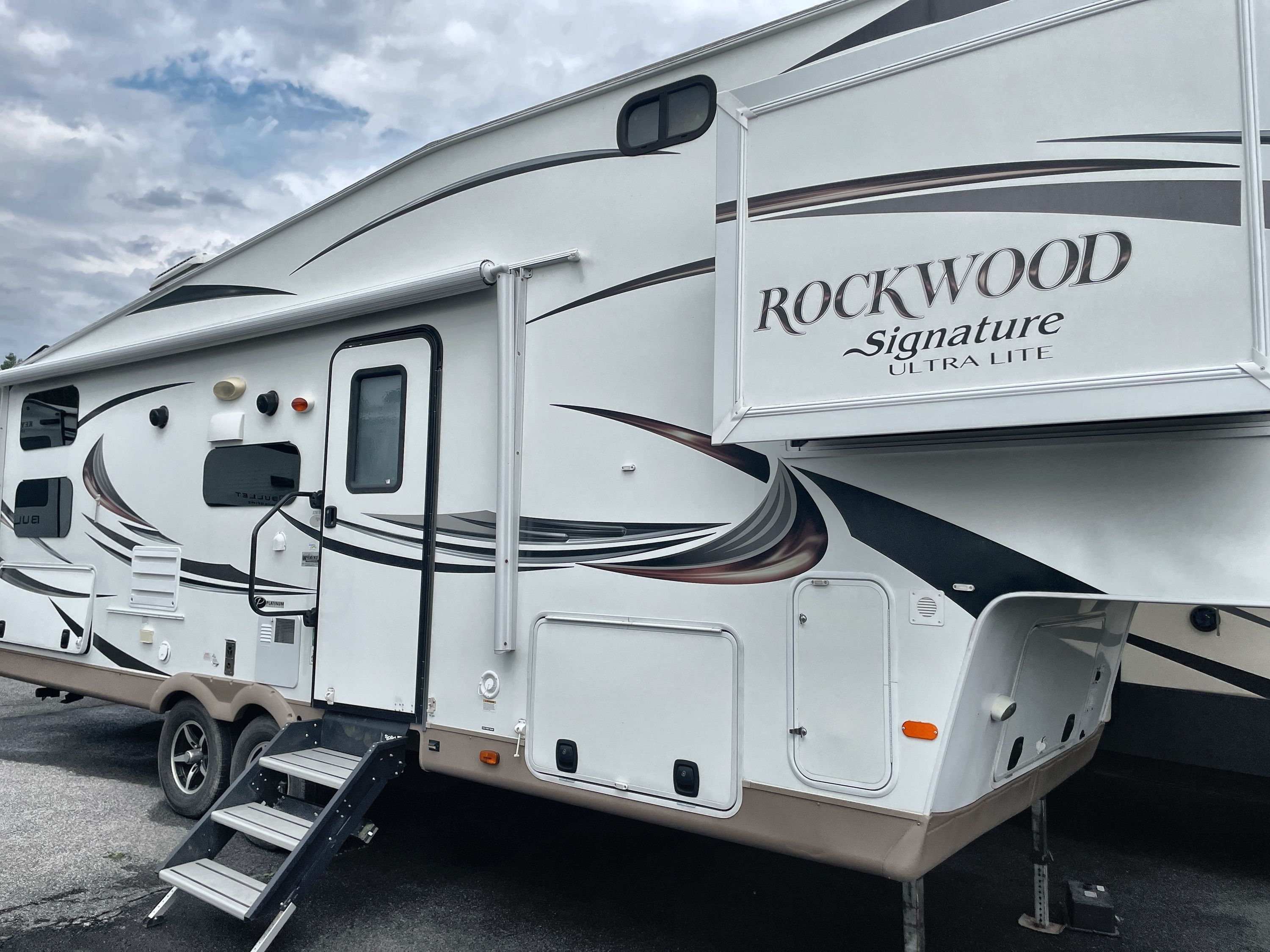 Forest River Rockwood Signature Ultra Lite Fifth Wheels for sale
