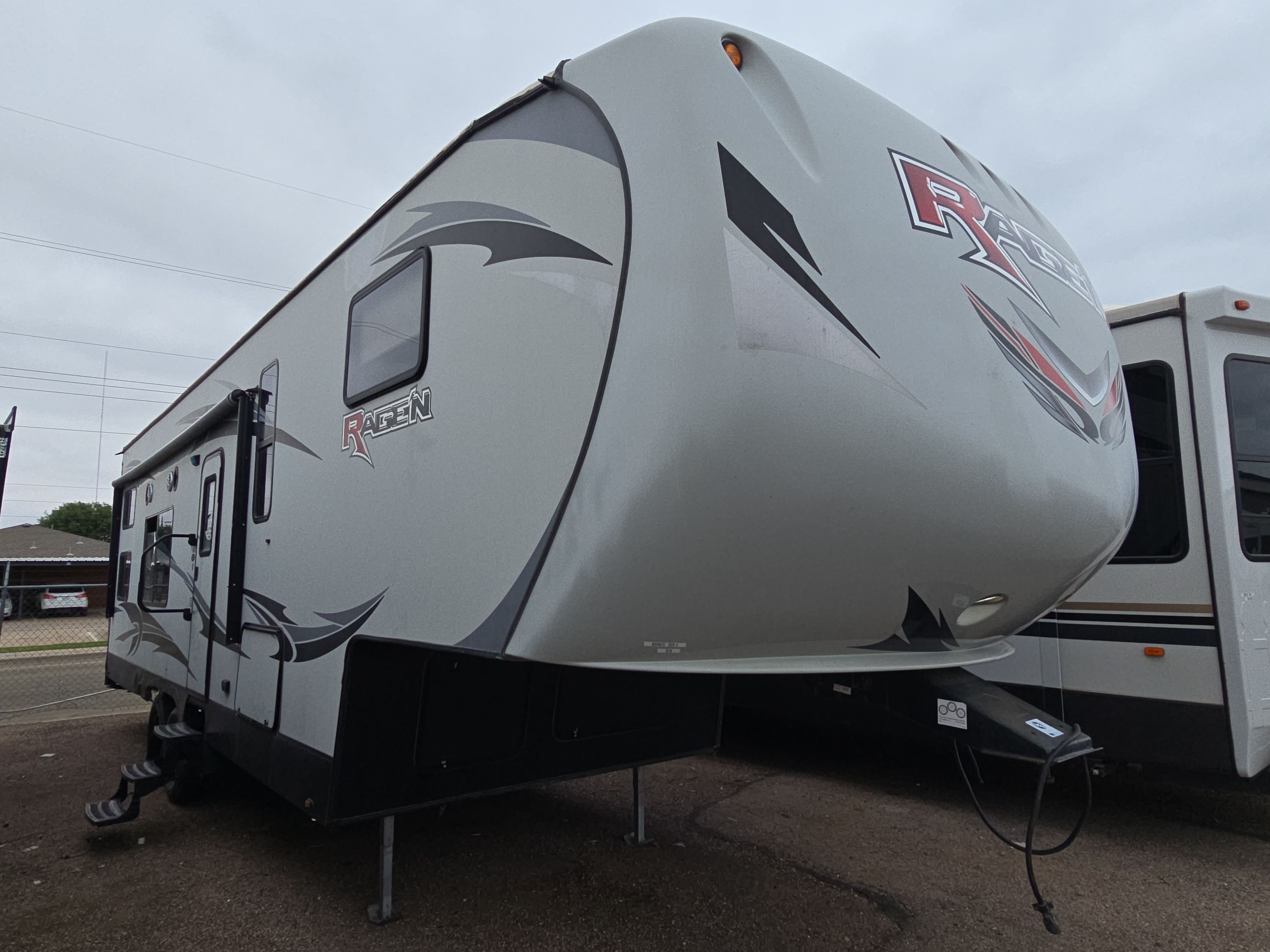 2020 Pacific Coachworks RAGE'N 3218 Fifth Wheel Toy Hauler RV