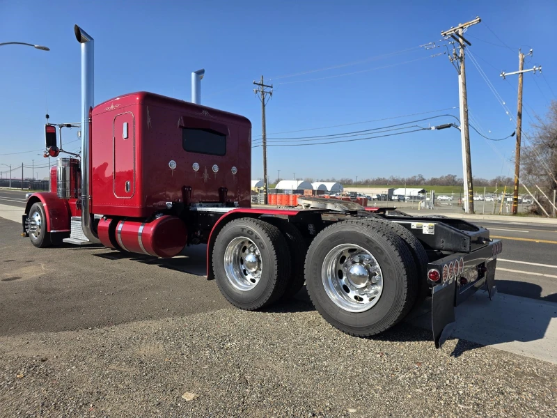 2022 PETERBILT 389