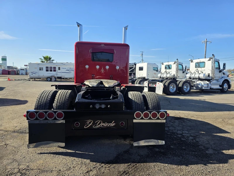 2022 PETERBILT 389