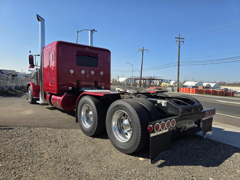 2022 PETERBILT 389