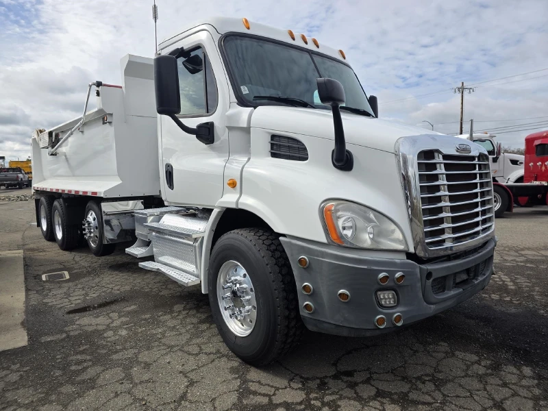 2013 FREIGHTLINER CASCADIA 113