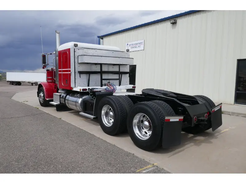 2020 PETERBILT 389