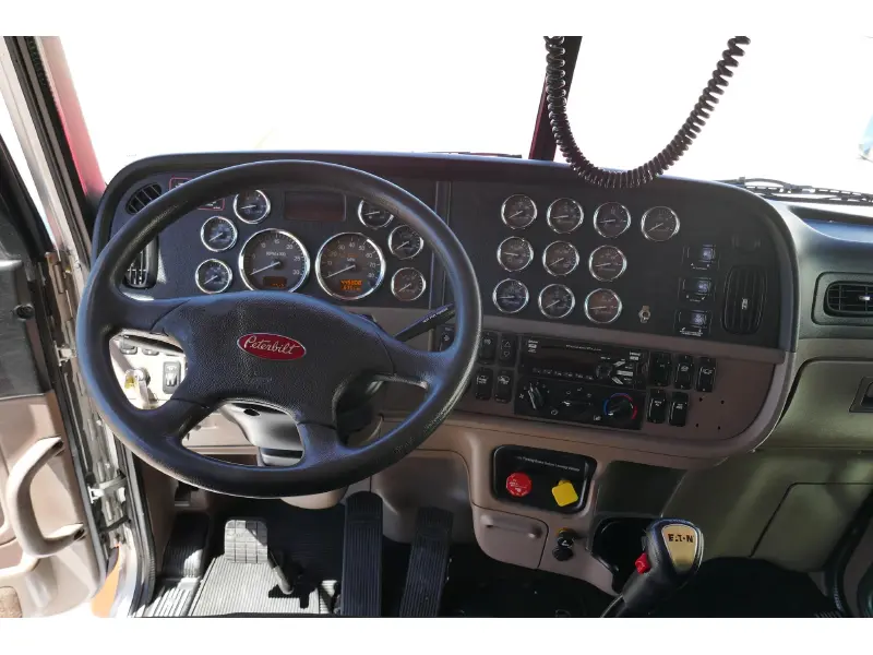 2020 PETERBILT 389