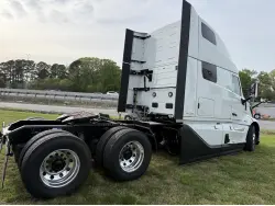 2027 VOLVO VNL64T860