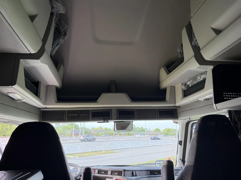 2027 VOLVO VNL64T860