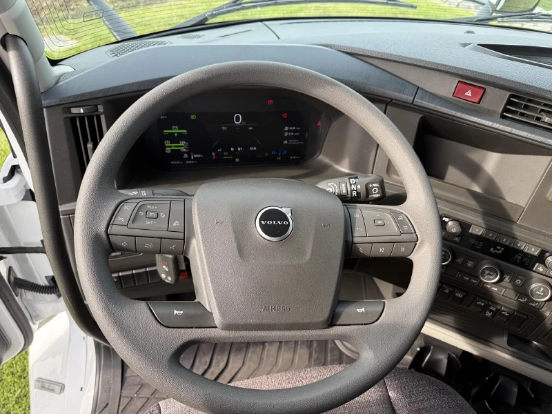 2027 VOLVO VNL64T860