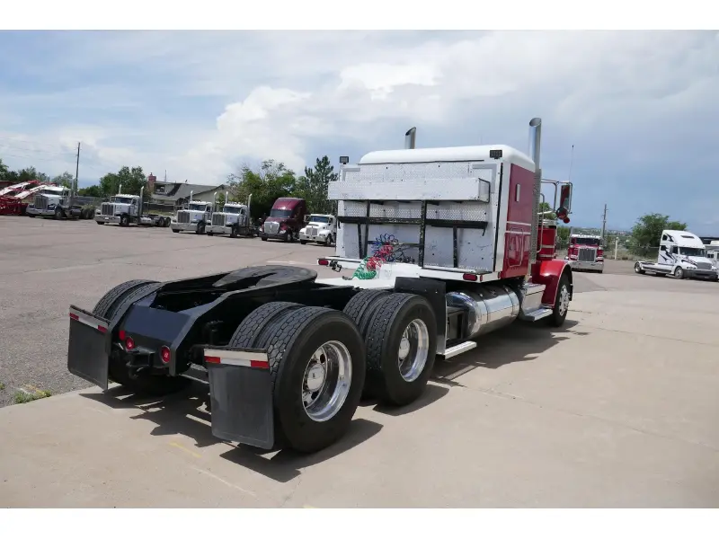 2020 PETERBILT 389
