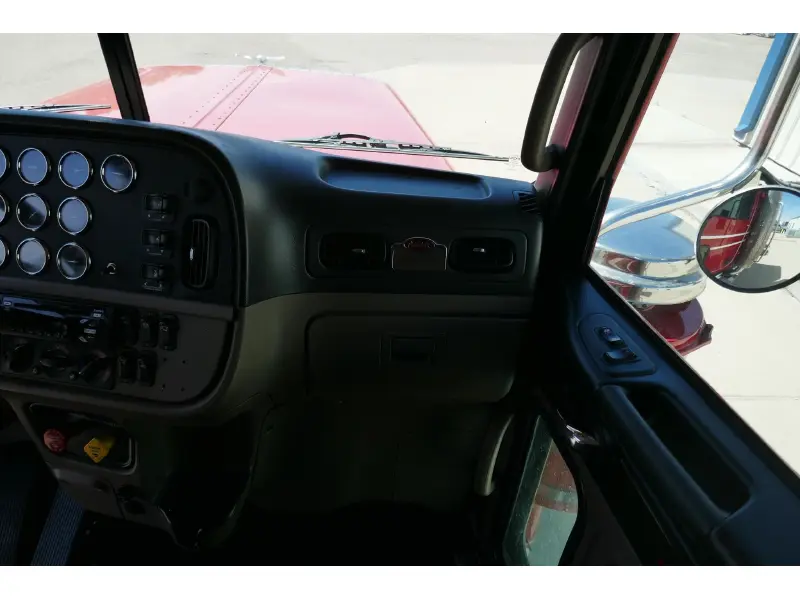 2021 PETERBILT 389