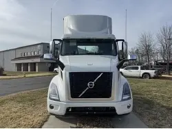 2026 VOLVO VNR64T300
