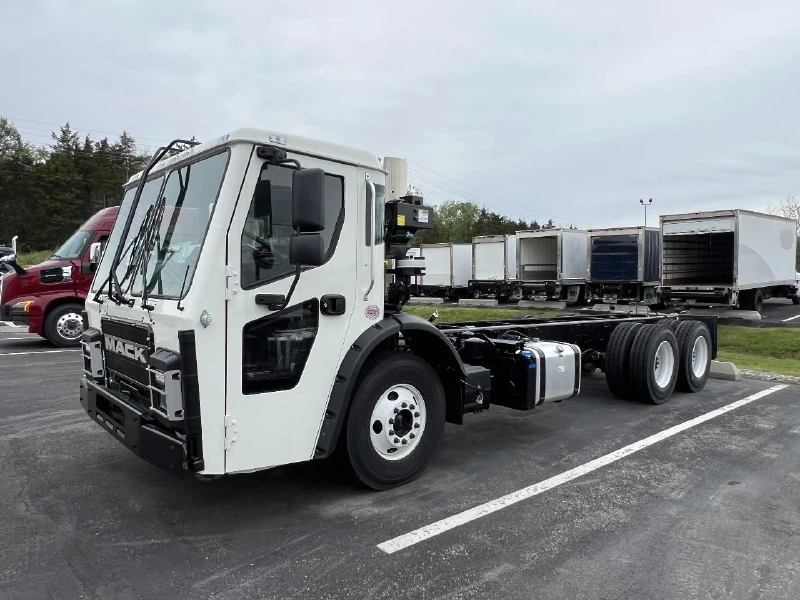2026 MACK LR613