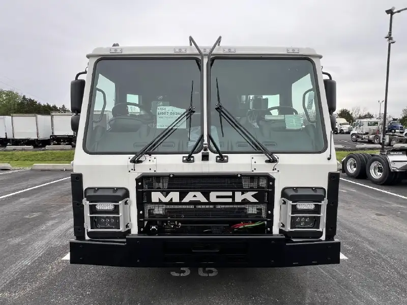 2026 MACK LR613