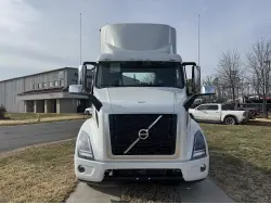 2026 VOLVO VNR64T300
