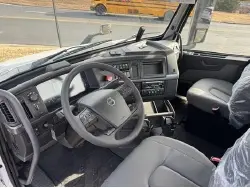2026 VOLVO VNR64T300