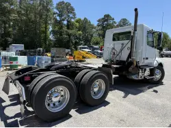 2023 VOLVO VNL64T300