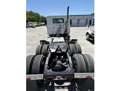 2023 VOLVO VNL64T300