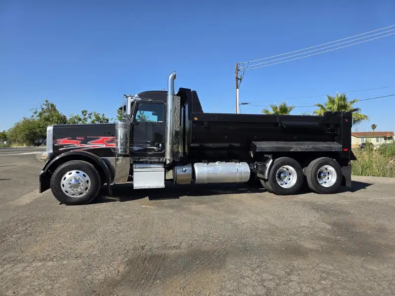 2014 PETERBILT 388