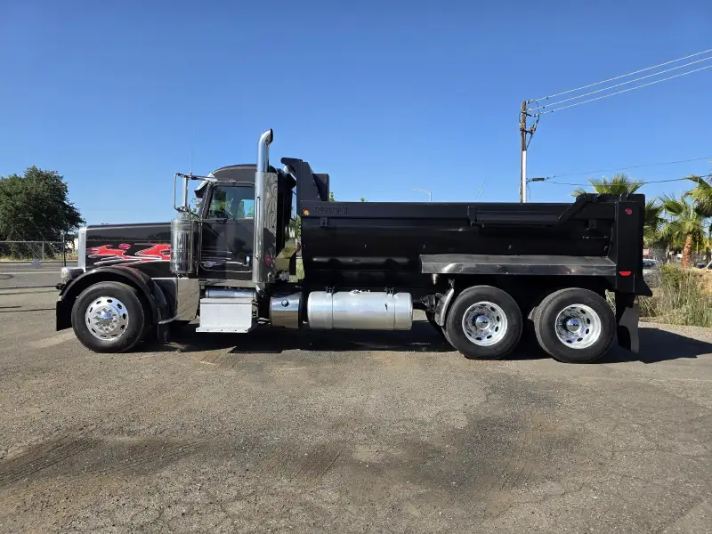 2014 PETERBILT 388