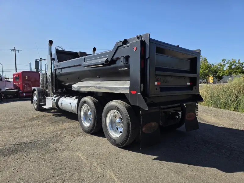 2014 PETERBILT 388
