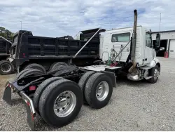 2023 VOLVO VNL64T300