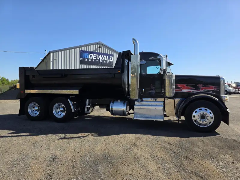2014 PETERBILT 388