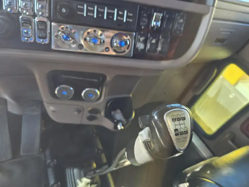 2014 PETERBILT 388
