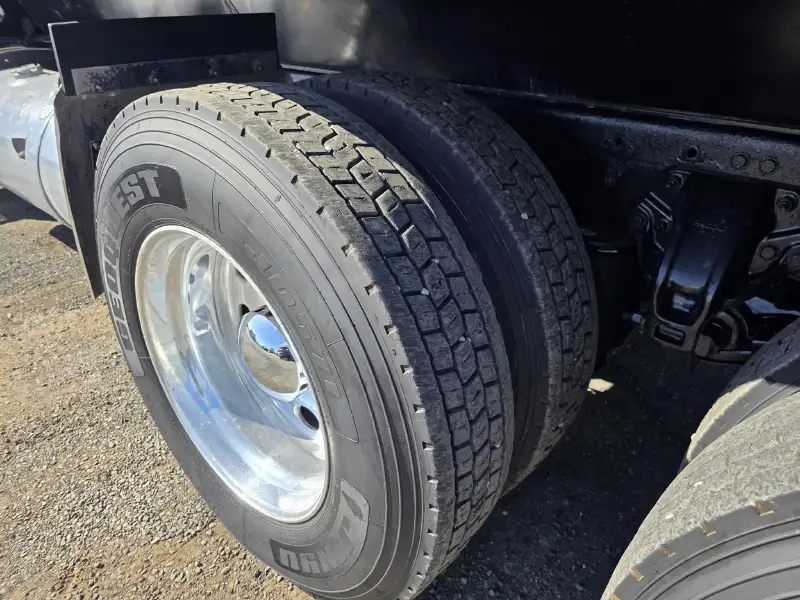 2014 PETERBILT 388