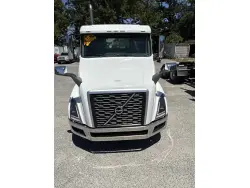 2022 VOLVO VNL64T300