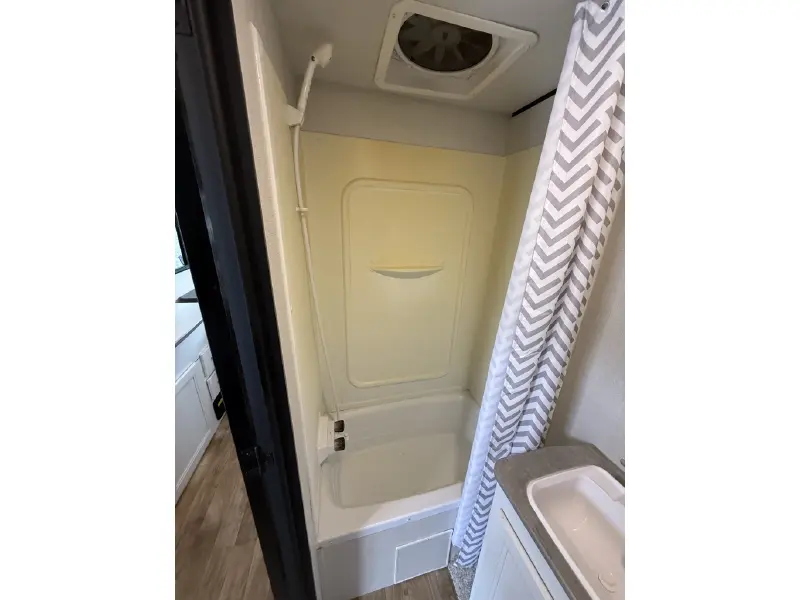 2023 KEYSTONE HIDEOUT 20RDN