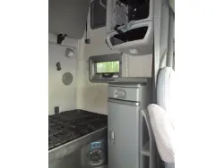 2020 VOLVO VNL64T760