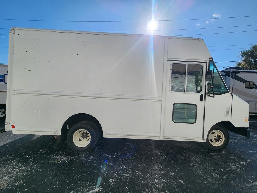 2017 FORD ECONOLINE in Boca Raton, FL