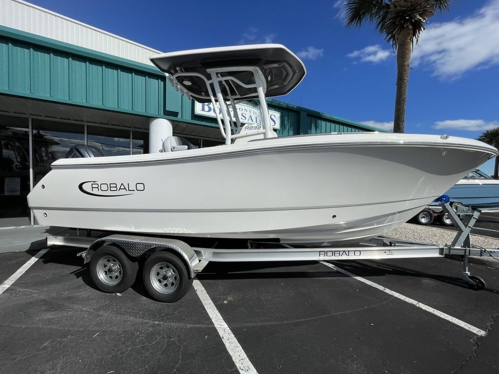 2026 Robalo 232 Explorer R242EX in jacksonville beach FL