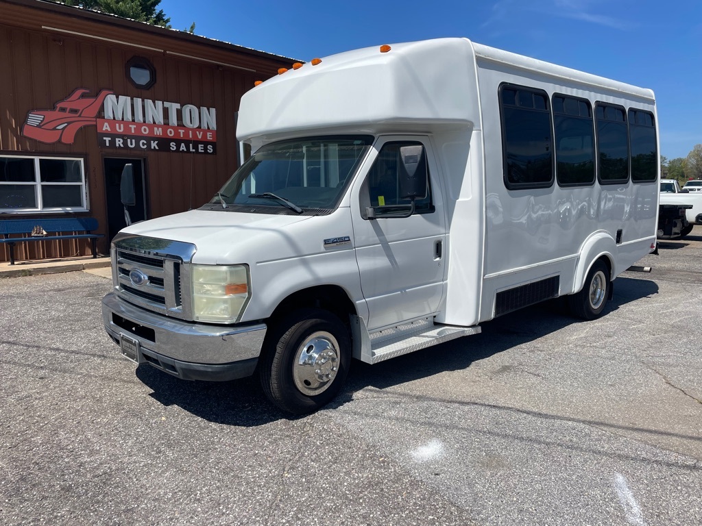2009 FORD E450 in Wilkesboro, NC