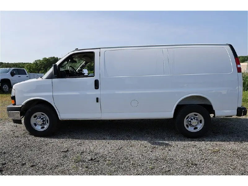 2025 CHEVROLET Express 2500