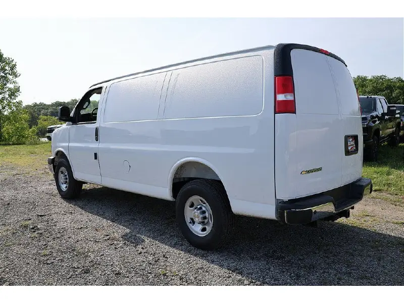 2025 CHEVROLET Express 2500