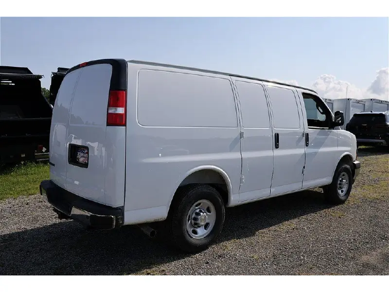2025 CHEVROLET Express 2500