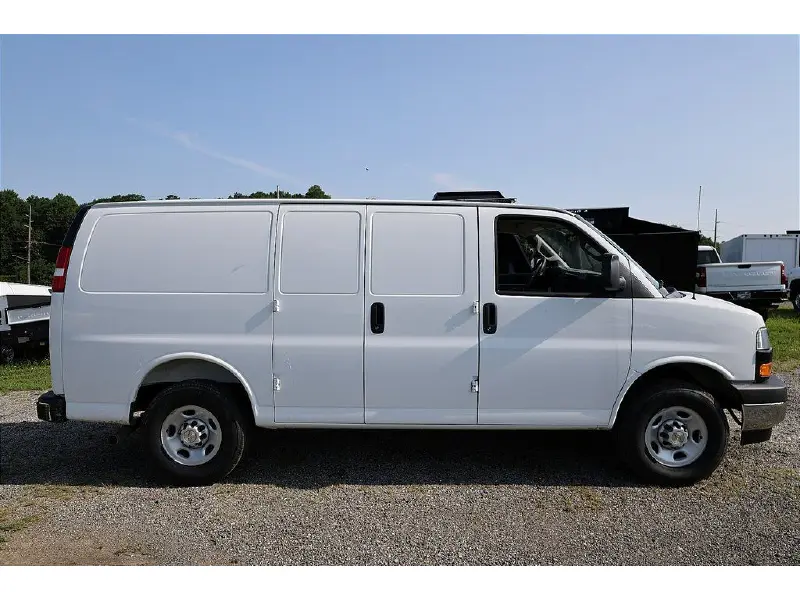 2025 CHEVROLET Express 2500